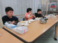 R8.３月食事の様子２